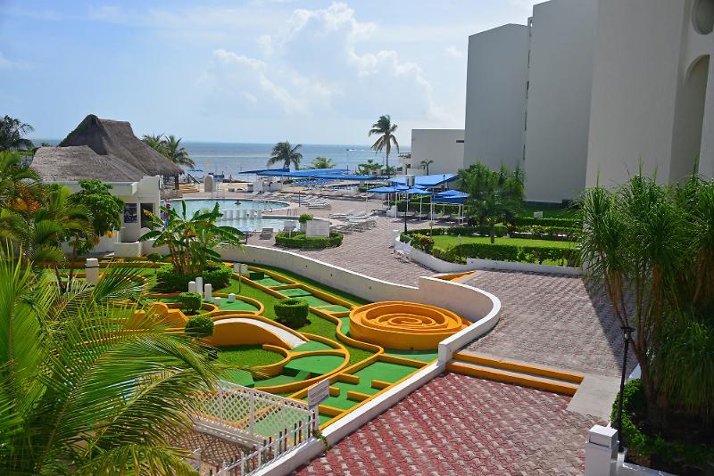 Aquamarina Beach Hotel Cancun Exterior photo