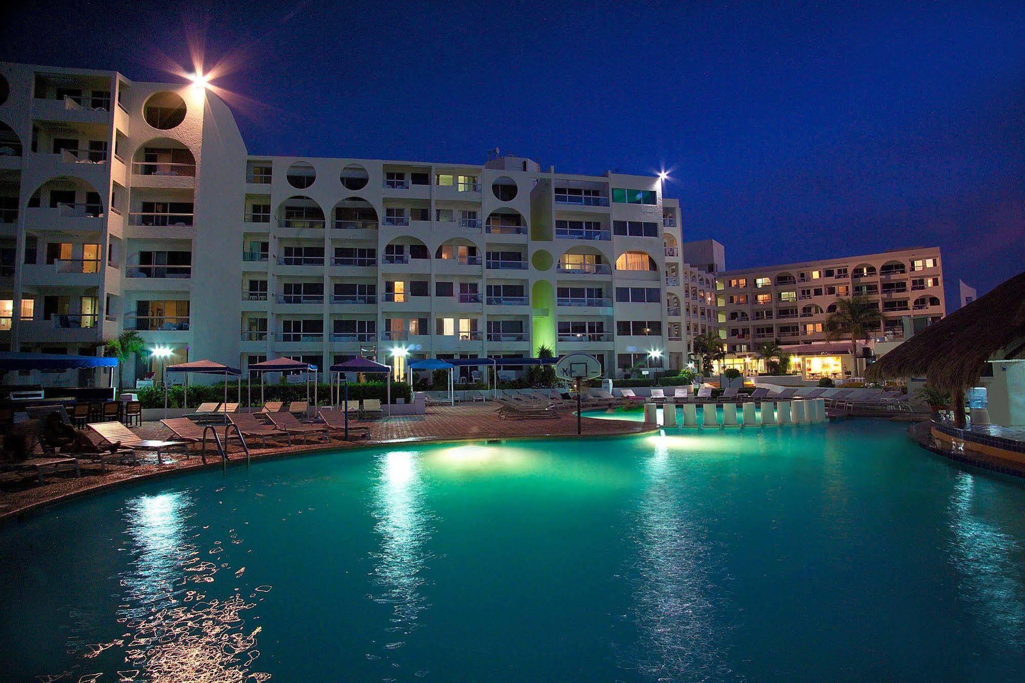 Aquamarina Beach Hotel Cancun Facilities photo